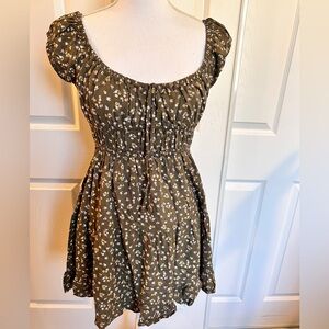 Aeropostale Women’s Floral Scoop Neck Dress. Size Medium.